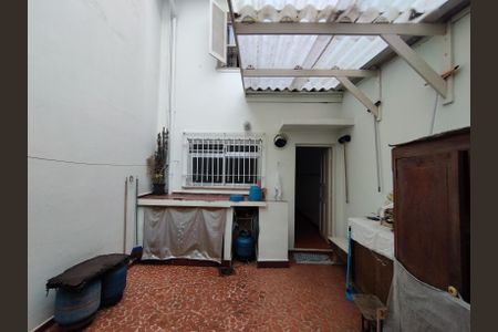 Casa à venda com 130m², 2 quartos e 1 vagaQuintal