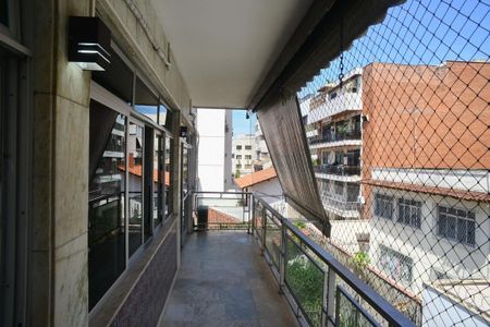 Apartamento à venda com 112m², 4 quartos e 1 vagaVaranda