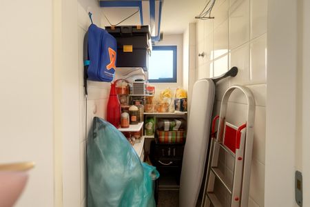 Apartamento à venda com 105m², 3 quartos e 2 vagas Apartamento à venda com 105m², 3 quartos e 2 vagasLavanderia
