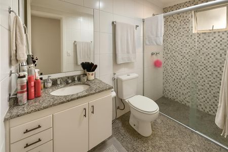 Apartamento à venda com 105m², 3 quartos e 2 vagas Apartamento à venda com 105m², 3 quartos e 2 vagasBanheiro