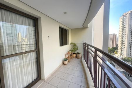 Apartamento à venda com 105m², 3 quartos e 2 vagas Apartamento à venda com 105m², 3 quartos e 2 vagasVaranda