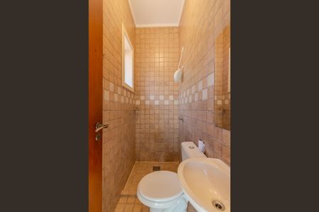 Casa para alugar com 410m², 5 quartos e 3 vagas Casa para alugar com 410m², 5 quartos e 3 vagasBanheiro de serviço