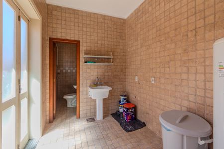 Casa para alugar com 410m², 5 quartos e 3 vagas Casa para alugar com 410m², 5 quartos e 3 vagasÁrea de Serviço