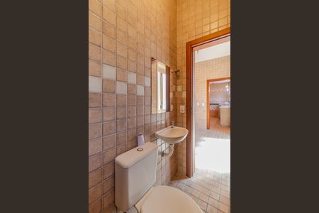 Casa para alugar com 410m², 5 quartos e 3 vagas Casa para alugar com 410m², 5 quartos e 3 vagasBanheiro de serviço