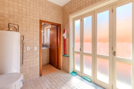 Casa para alugar com 410m², 5 quartos e 3 vagas Casa para alugar com 410m², 5 quartos e 3 vagasÁrea de Serviço