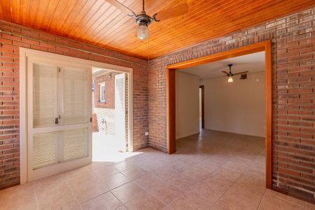 Casa para alugar com 410m², 5 quartos e 3 vagas Casa para alugar com 410m², 5 quartos e 3 vagasSuíte