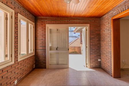 Casa para alugar com 410m², 5 quartos e 3 vagas Casa para alugar com 410m², 5 quartos e 3 vagasSuíte