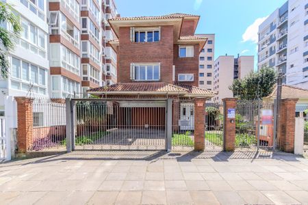 Casa para alugar com 410m², 5 quartos e 3 vagas Casa para alugar com 410m², 5 quartos e 3 vagasFachada