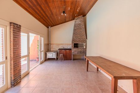 Casa para alugar com 410m², 5 quartos e 3 vagas Casa para alugar com 410m², 5 quartos e 3 vagasÁrea comum - Churrasqueira