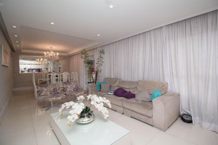 Apartamento para alugar com 153m², 3 quartos e 2 vagas Apartamento para alugar com 153m², 3 quartos e 2 vagasSala de Estar
