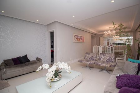 Apartamento para alugar com 153m², 3 quartos e 2 vagas Apartamento para alugar com 153m², 3 quartos e 2 vagasSala de Estar