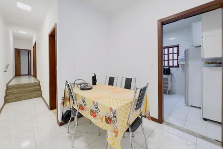 Sala de casa para alugar com 3 quartos, 132m² em Loteamento Villa Branca, Jacareí