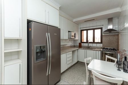 Apartamento para alugar com 405m², 4 quartos e 4 vagas Apartamento para alugar com 405m², 4 quartos e 4 vagasCozinha