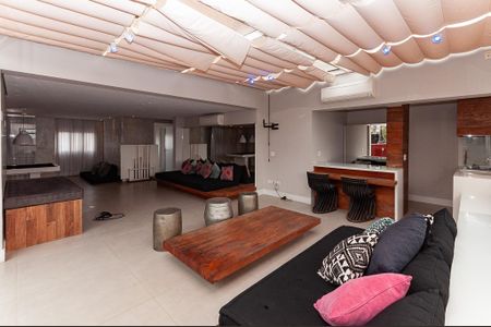 Apartamento para alugar com 405m², 4 quartos e 4 vagas Apartamento para alugar com 405m², 4 quartos e 4 vagasSalão Cobertura