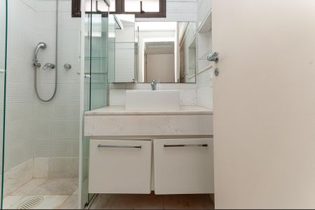 Apartamento para alugar com 405m², 4 quartos e 4 vagas Apartamento para alugar com 405m², 4 quartos e 4 vagasBanheiro da Suíte 3