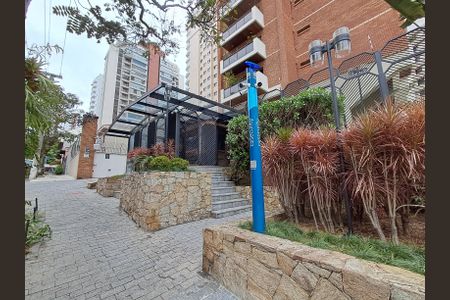 Apartamento para alugar com 405m², 4 quartos e 4 vagas Apartamento para alugar com 405m², 4 quartos e 4 vagasFachada