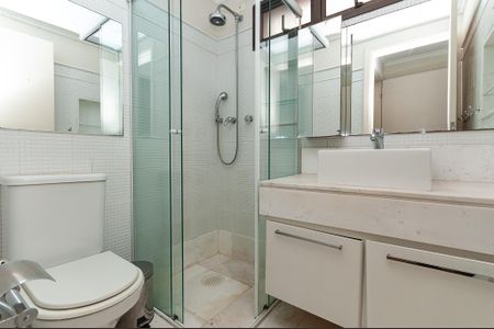 Apartamento para alugar com 405m², 4 quartos e 4 vagas Apartamento para alugar com 405m², 4 quartos e 4 vagasBanheiro da Suíte 3