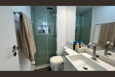 Apartamento à venda com 122m², 4 quartos e 2 vagas Apartamento à venda com 122m², 4 quartos e 2 vagasBanheiro da Suíte 1