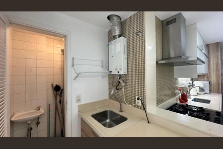 Apartamento à venda com 122m², 4 quartos e 2 vagas Apartamento à venda com 122m², 4 quartos e 2 vagasÁrea de Serviço