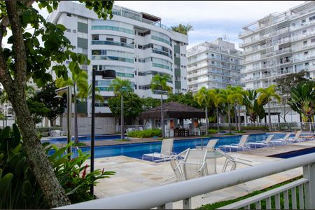 Apartamento à venda com 122m², 4 quartos e 2 vagas Apartamento à venda com 122m², 4 quartos e 2 vagasÁrea comum - Piscina