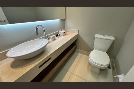 Apartamento à venda com 122m², 4 quartos e 2 vagas Apartamento à venda com 122m², 4 quartos e 2 vagasLavabo