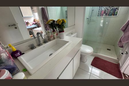 Apartamento à venda com 122m², 4 quartos e 2 vagas Apartamento à venda com 122m², 4 quartos e 2 vagasBanheiro da Suíte 2