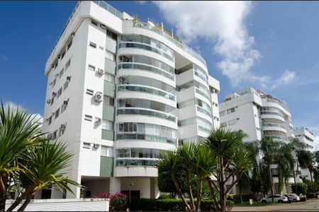 Apartamento à venda com 122m², 4 quartos e 2 vagas Apartamento à venda com 122m², 4 quartos e 2 vagasFachada