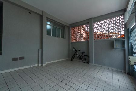Casa à venda com 165m², 4 quartos e 2 vagas Casa à venda com 165m², 4 quartos e 2 vagasGaragem