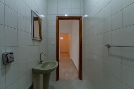 Casa à venda com 165m², 4 quartos e 2 vagas Casa à venda com 165m², 4 quartos e 2 vagasBanheiro Social