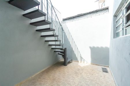 Casa à venda com 165m², 4 quartos e 2 vagas Casa à venda com 165m², 4 quartos e 2 vagasQuintal