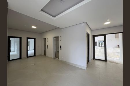 Apartamento à venda com 55m², 2 quartos e 2 vagasHall social