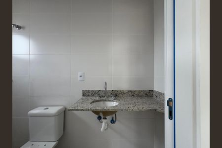 Apartamento à venda com 55m², 2 quartos e 2 vagasBanheiro da Suíte