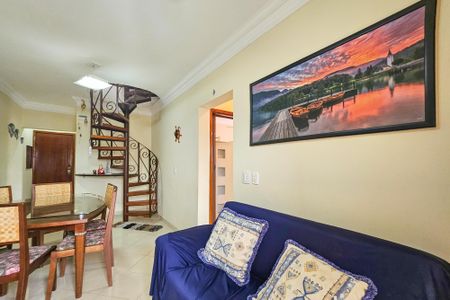 Apartamento para alugar com 160m², 3 quartos e 1 vaga Apartamento para alugar com 160m², 3 quartos e 1 vagaSala