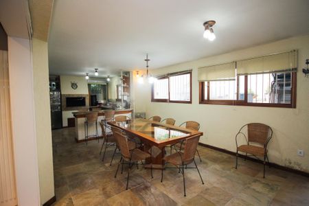 Casa à venda com 358m², 3 quartos e 4 vagasVaranda gourmet