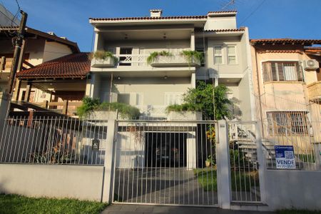 Casa à venda com 358m², 3 quartos e 4 vagasFachada