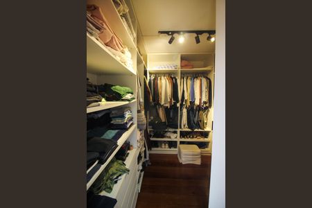 Casa à venda com 358m², 3 quartos e 4 vagasCloset da suíte 1