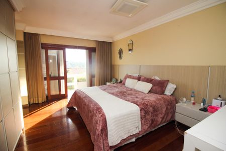 Casa à venda com 358m², 3 quartos e 4 vagasSuíte 1