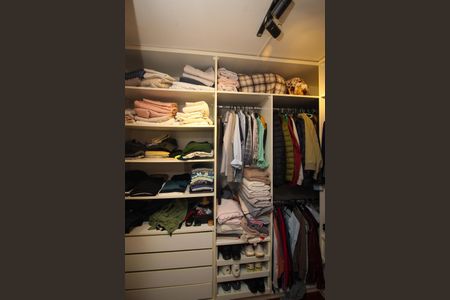 Casa à venda com 358m², 3 quartos e 4 vagasCloset da suíte 1