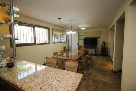 Casa à venda com 358m², 3 quartos e 4 vagasVaranda gourmet