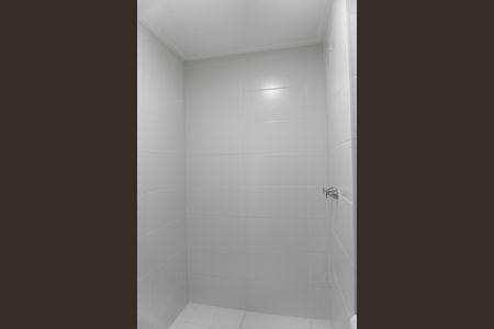 Apartamento para alugar com 64m², 2 quartos e 1 vaga Apartamento para alugar com 64m², 2 quartos e 1 vagaBanheiro da Suíte 1