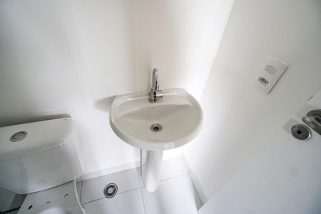 Apartamento à venda com 35m², 2 quartos e sem vaga Apartamento à venda com 35m², 2 quartos e sem vagaBanheiro Social