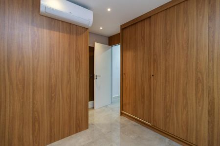 Apartamento à venda com 90m², 2 quartos e 2 vagas Apartamento à venda com 90m², 2 quartos e 2 vagasSuíte