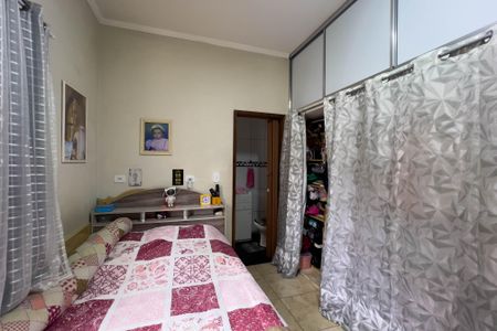 Casa à venda com 200m², 3 quartos e 2 vagasSuíte 2