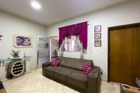 Sala de casa à venda com 3 quartos, 200m² em Cambuci, São Paulo