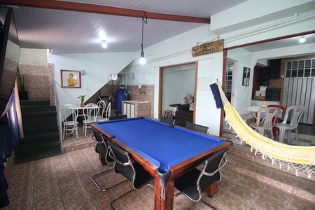 Casa à venda com 270m², 3 quartos e 2 vagasÁrea de Serviço