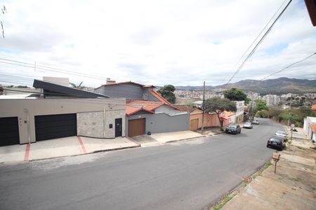 Casa à venda com 270m², 3 quartos e 2 vagasVista