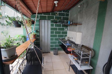 Casa à venda com 270m², 3 quartos e 2 vagasQuintal