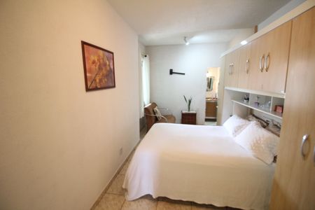 Casa à venda com 270m², 3 quartos e 2 vagasSuíte 1