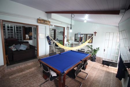 Casa à venda com 270m², 3 quartos e 2 vagasÁrea de Serviço