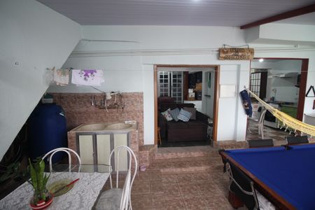 Casa à venda com 270m², 3 quartos e 2 vagasÁrea de Serviço